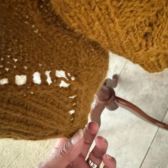 Saks Fifth Avenue Women's Lambs Wool Angora Blend Vintage Cable Knit Sweater Med - Picture 12 of 13